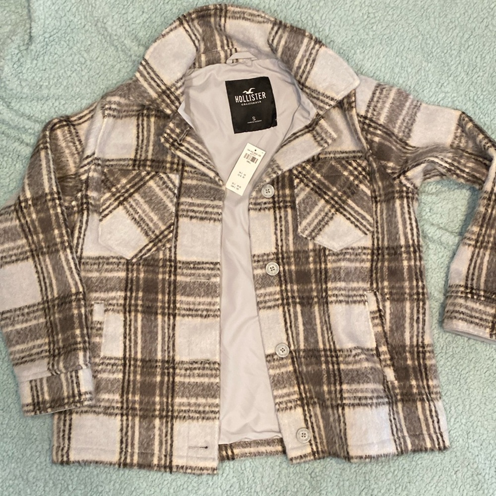 New Hollister shacket.Blue, cream & gray. Soft fleece with pockets